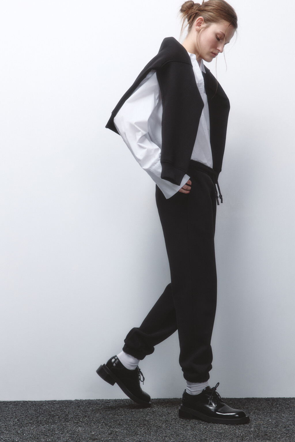 Брюки-джоггеры утепленные с начесом - цвет черный - 2