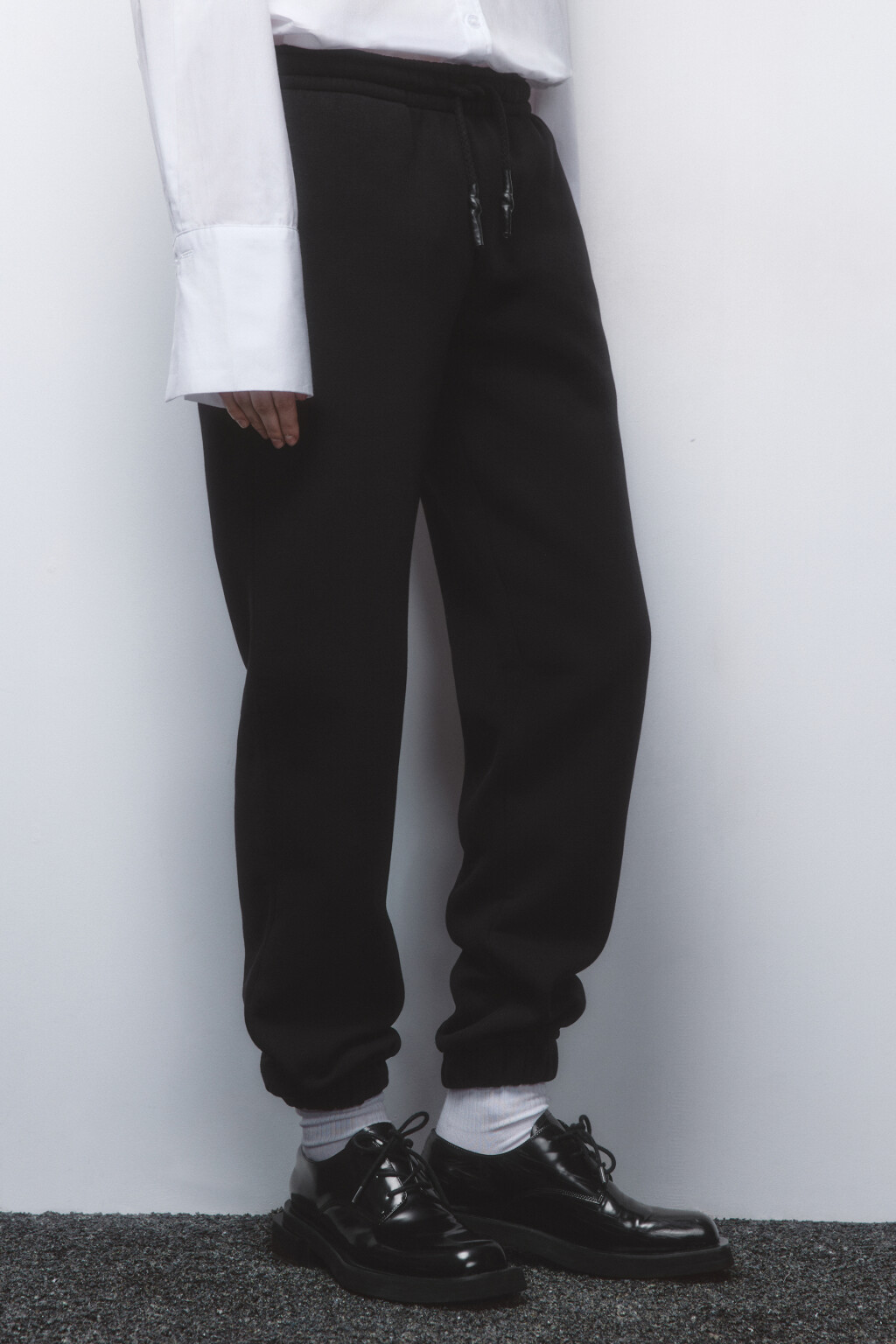 Брюки-джоггеры утепленные с начесом - цвет черный - 4