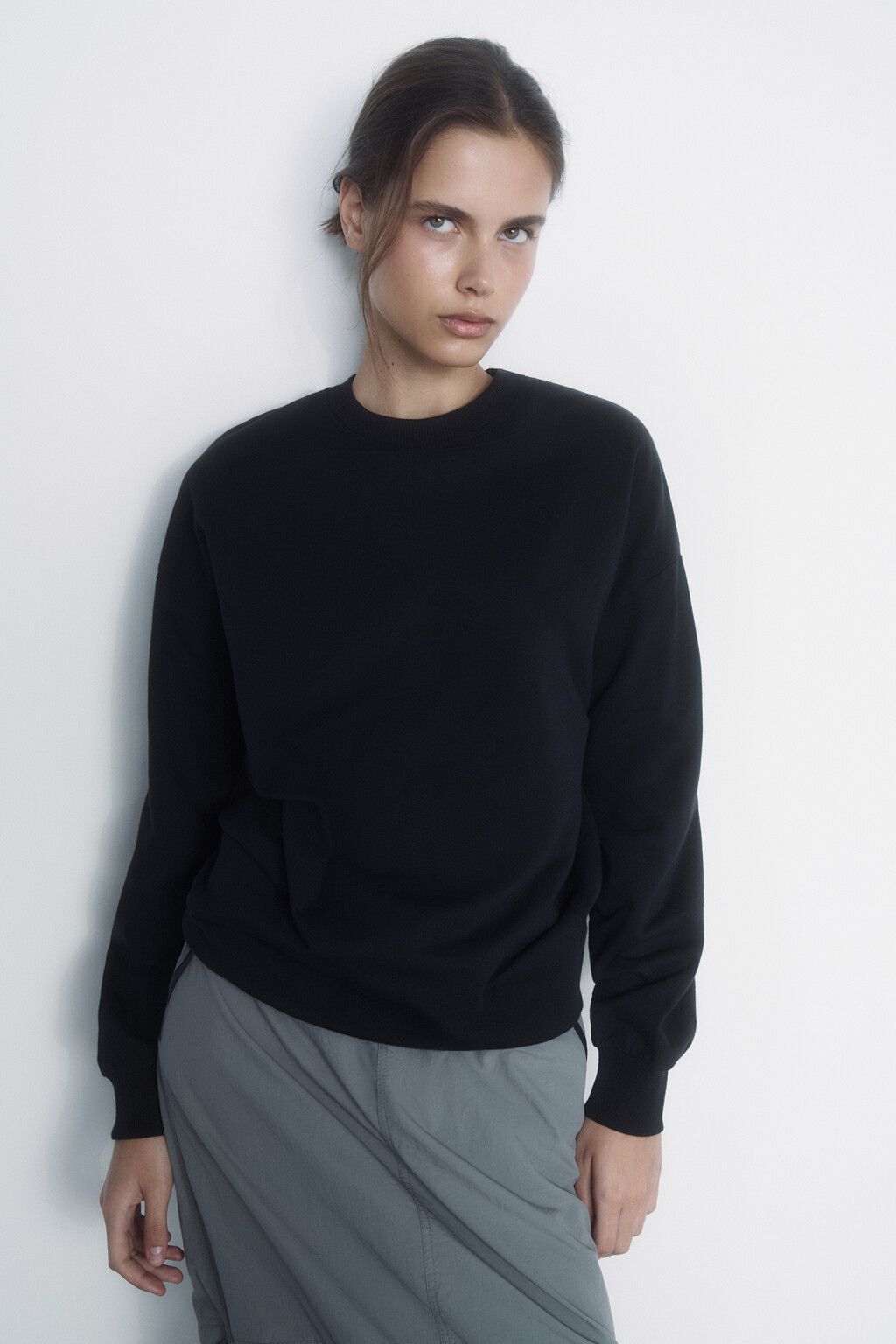 Свитшот SWEATSHIRT оверсайз базовый - цвет черный - 8