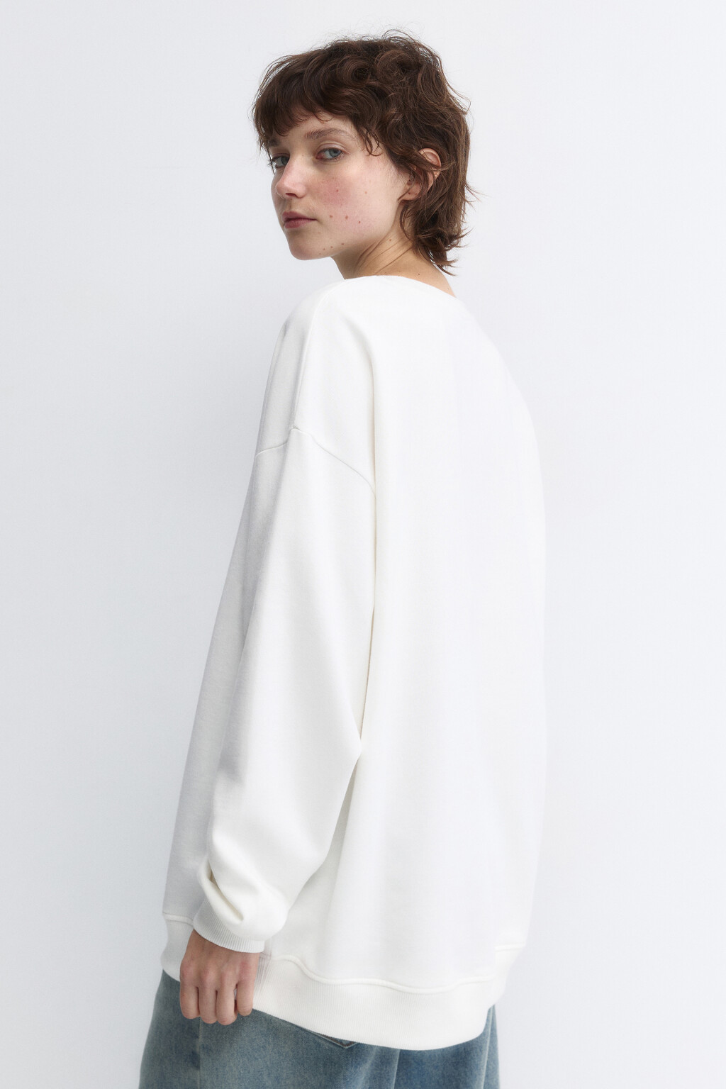 Свитшот oversize базовый утепленный из футера - цвет молочный - 4