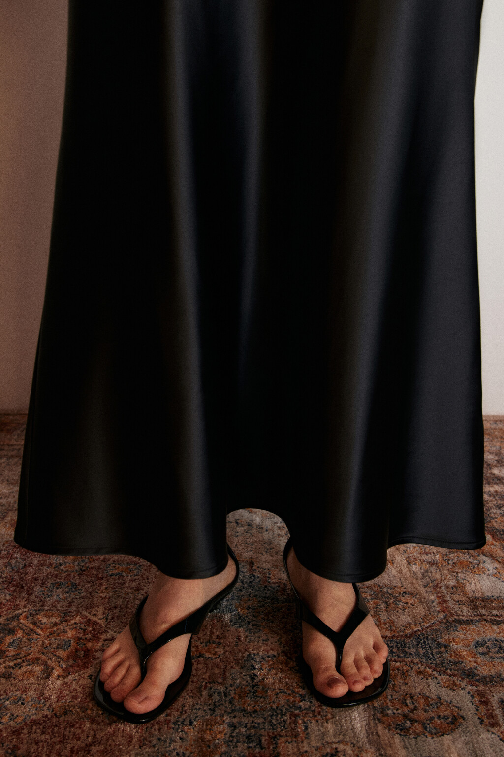 Юбка-годе макси атласная - цвет черный - 6