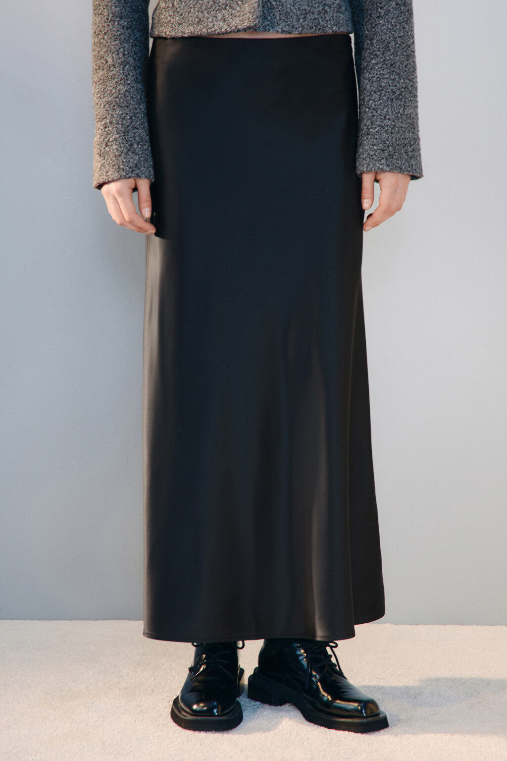 Юбка-годе макси атласная - цвет черный - 2
