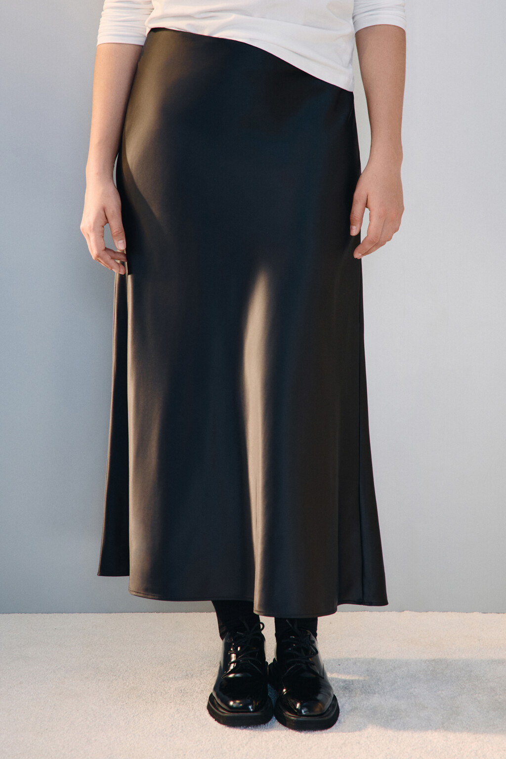 Юбка-годе макси атласная - цвет черный - 2