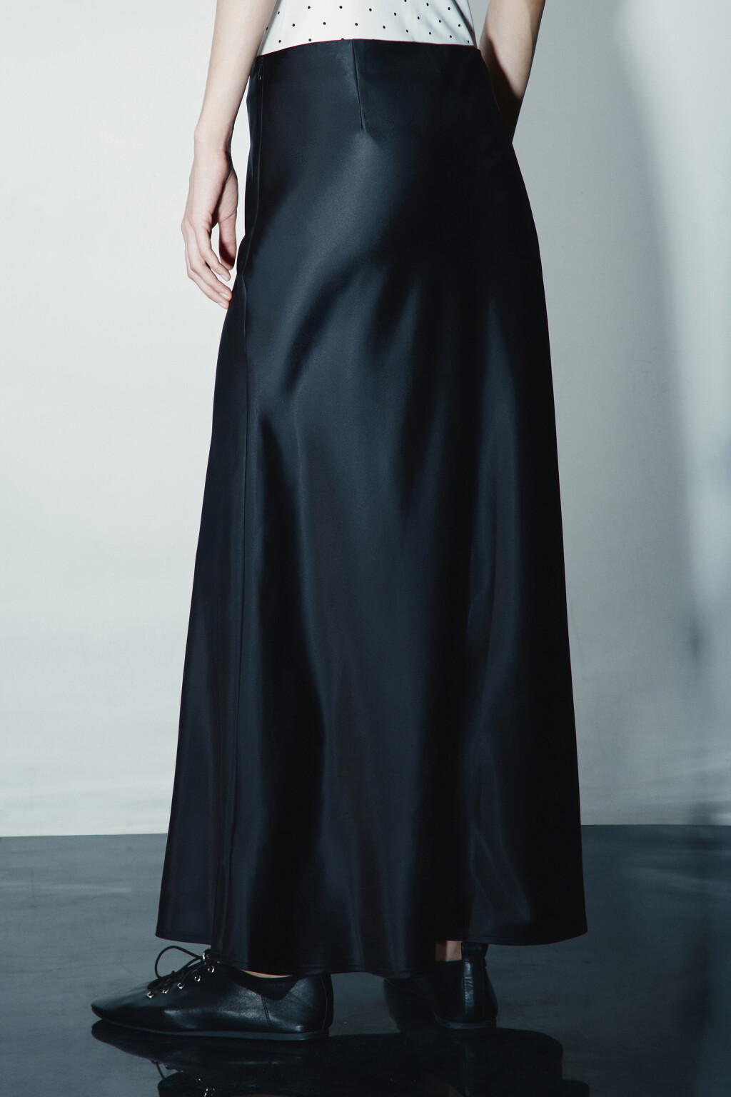 Юбка-годе макси атласная - цвет черный - 3