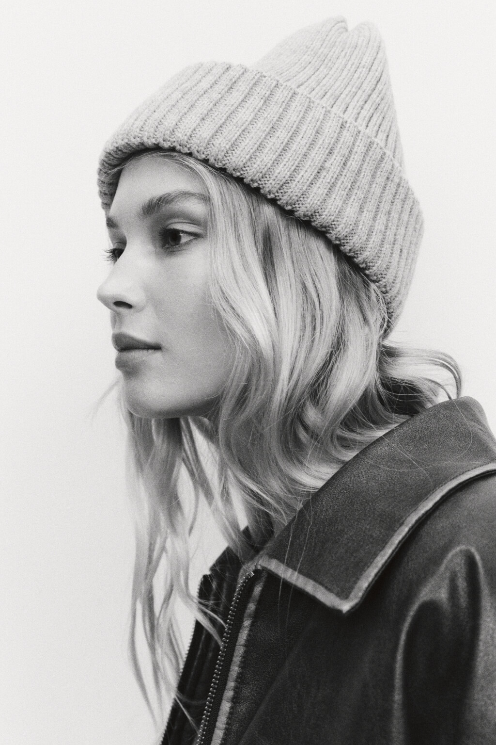 Шапка-бини вязаная в рубчик с широким отворотом - цвет серый - 2