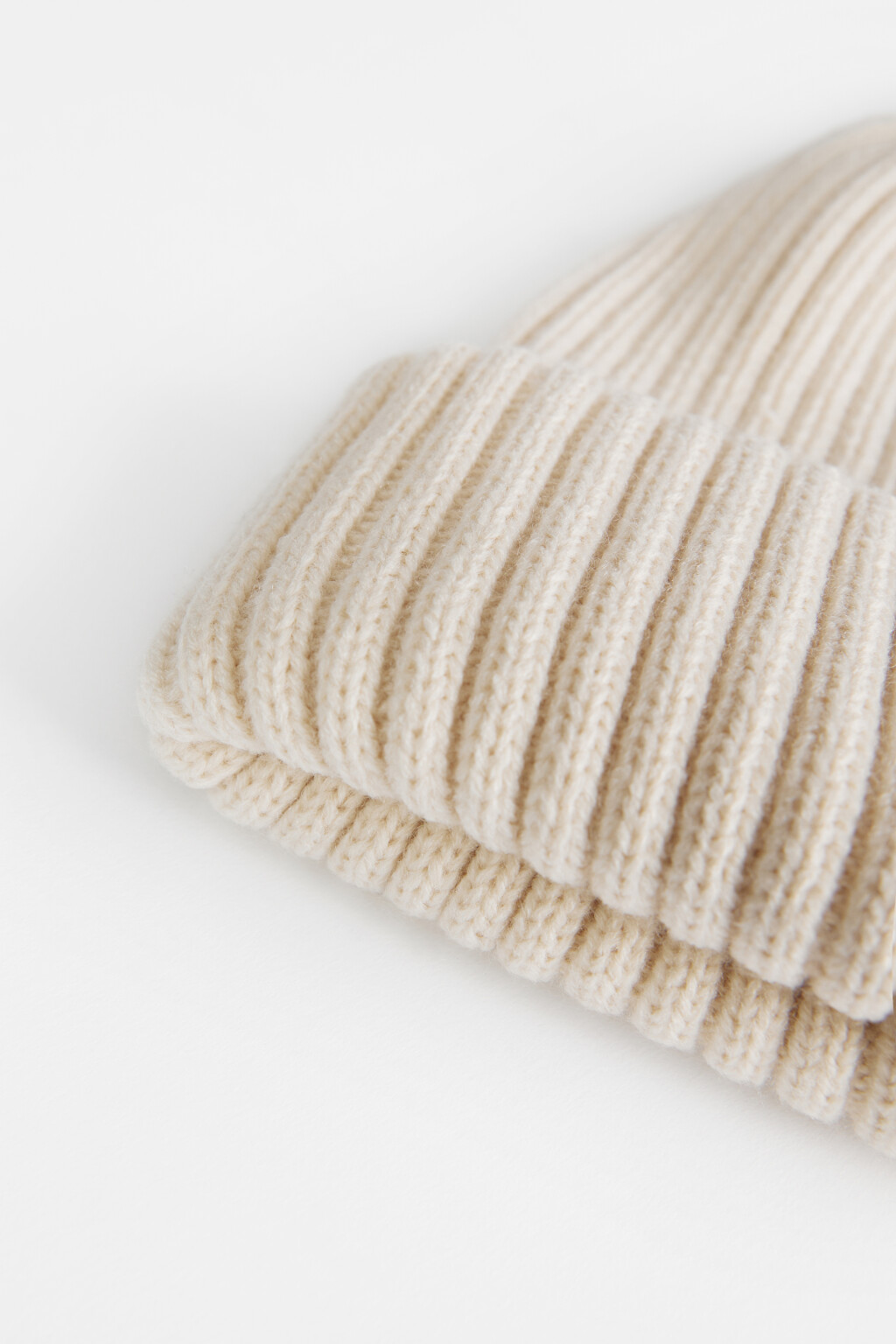 Шапка-бини вязаная с отворотом - цвет молочный - 2