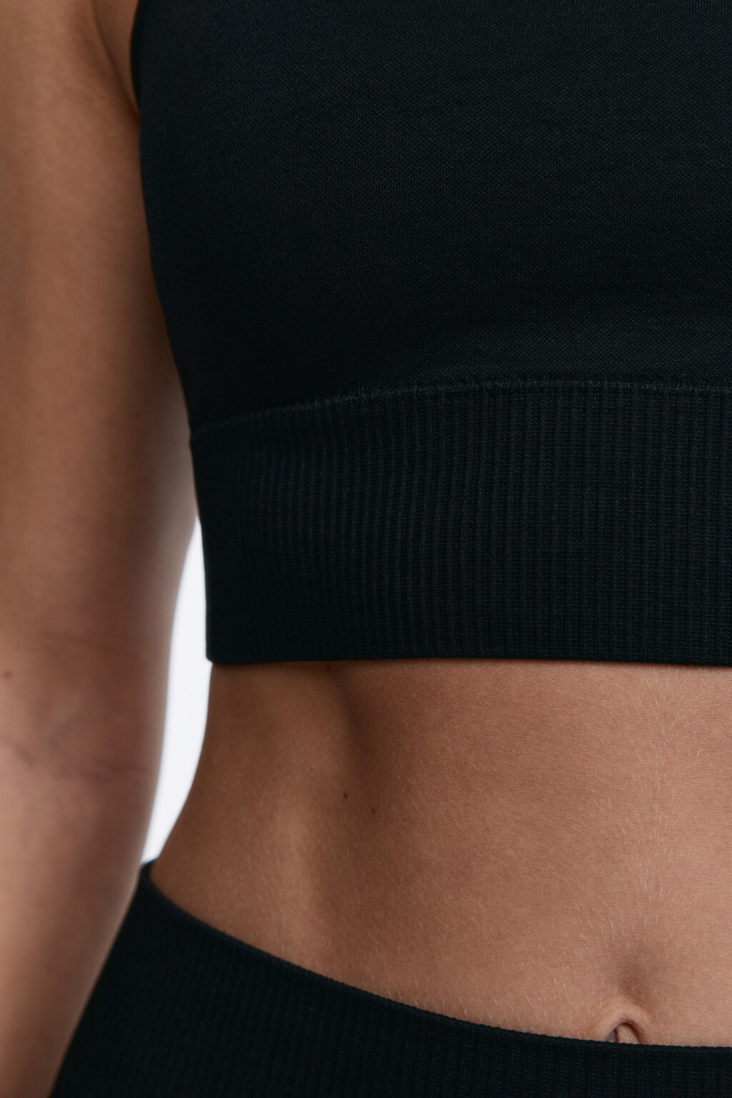 Топ-бюстгальтер спортивный бесшовный - цвет черный - 7