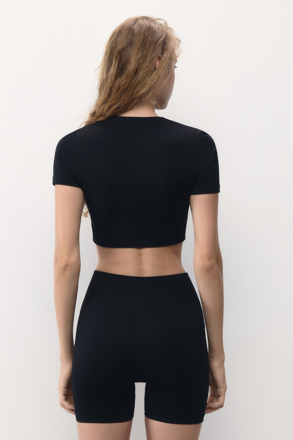 Топ-футболка спортивный бесшовный - цвет черный - 5