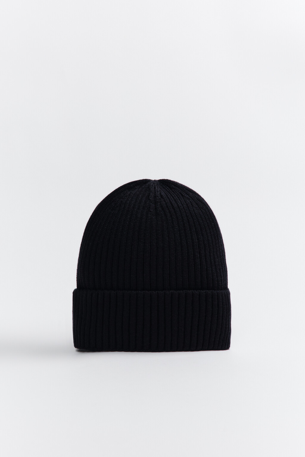 Шапка-бини вязаная вискозная в рубчик - цвет черный - 1