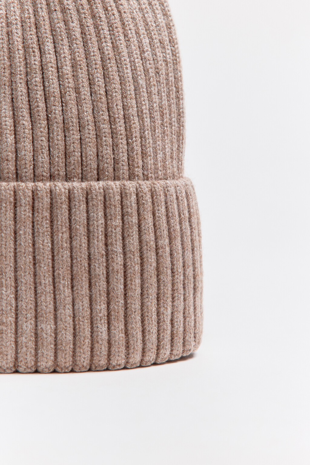 Шапка-бини вязаная в рубчик - цвет бежевый - 2