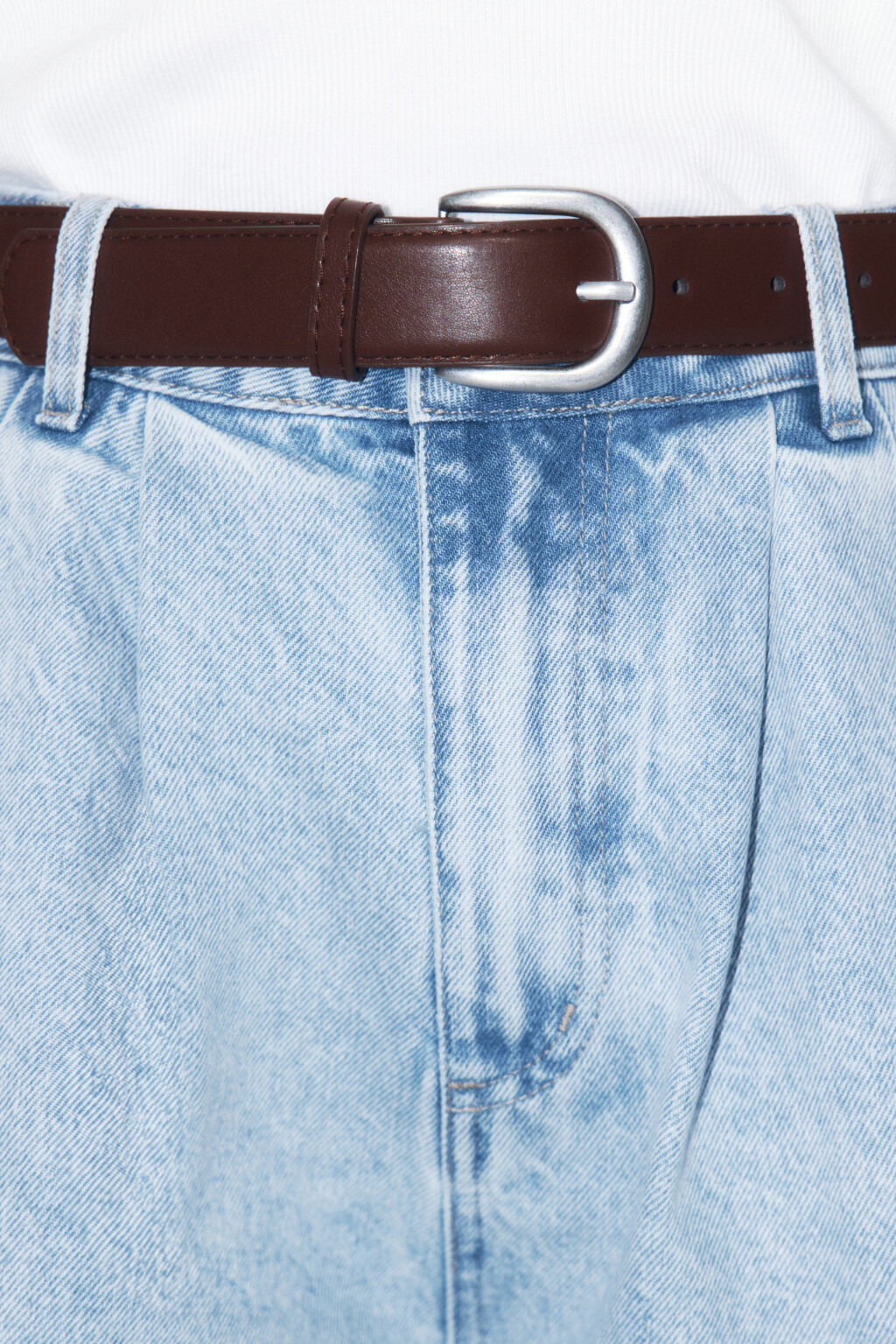 Шорты-бермуды джинсовые с ремнем - цвет голубой - 5