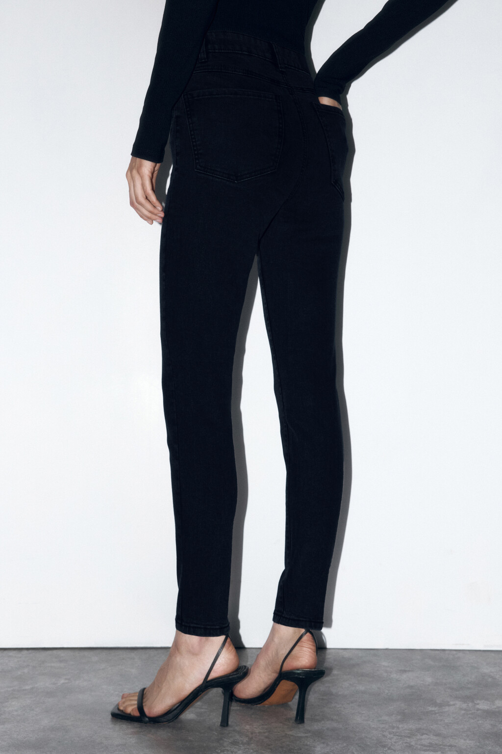 Джинсы skinny fit с высокой посадкой - цвет черный - 2