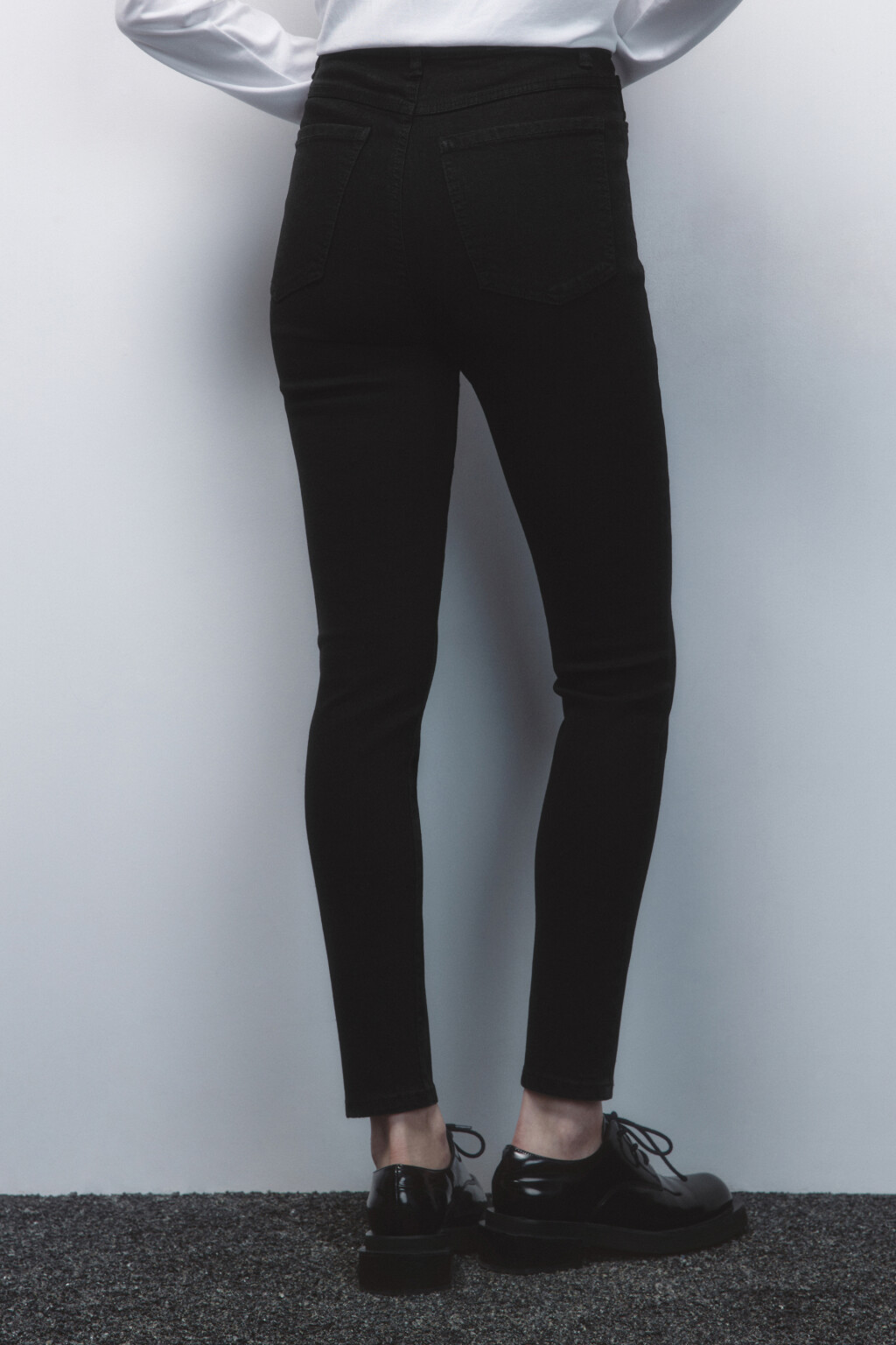 Джинсы skinny fit с высокой посадкой - цвет черный - 4