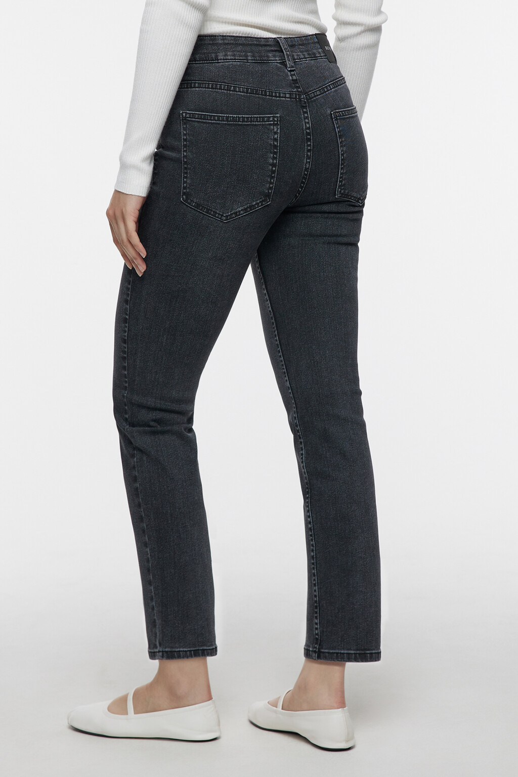 Джинсы slim зауженные со средней посадкой - цвет серый - 3