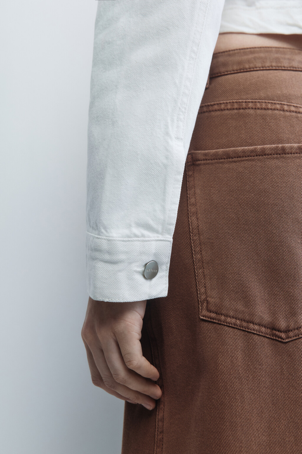 Куртка джинсовая прямая с нагрудными карманами - цвет белый - 7