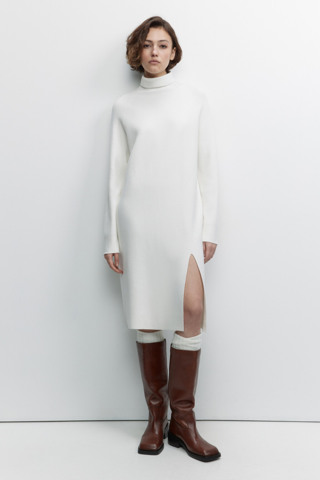 Платье-свитер SlitDress миди вязаное с разрезом - цвет бежевый - 2