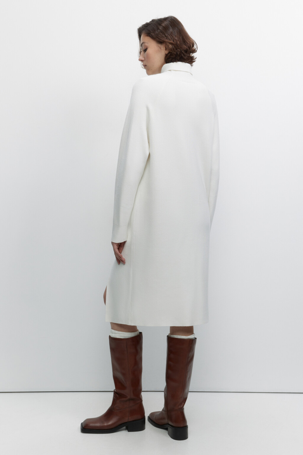 Платье-свитер SlitDress миди вязаное с разрезом - цвет бежевый - 4