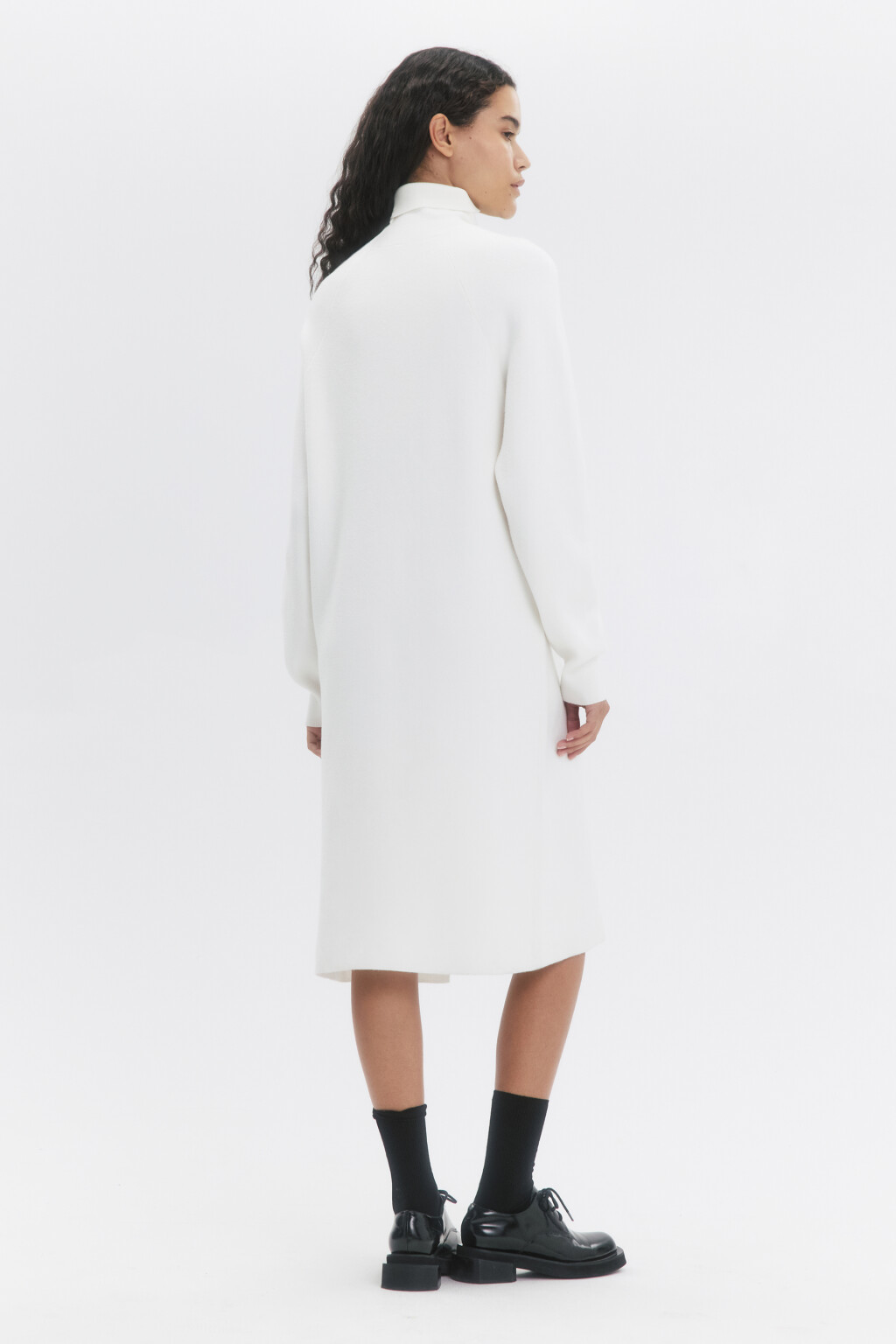 Платье-свитер миди жаккардовое с разрезом - цвет молочный - 4