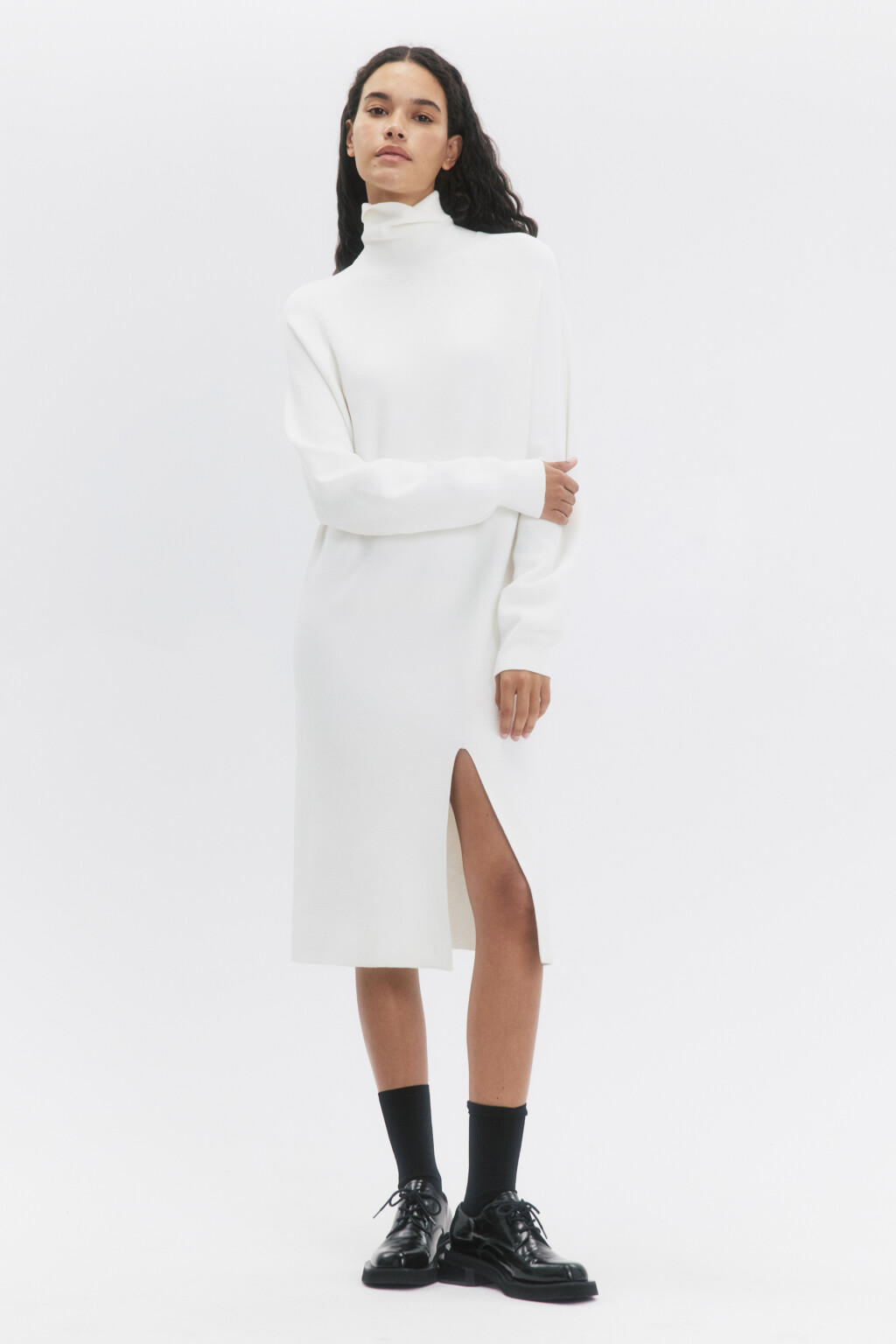 Платье-свитер миди жаккардовое с разрезом - цвет молочный - 5