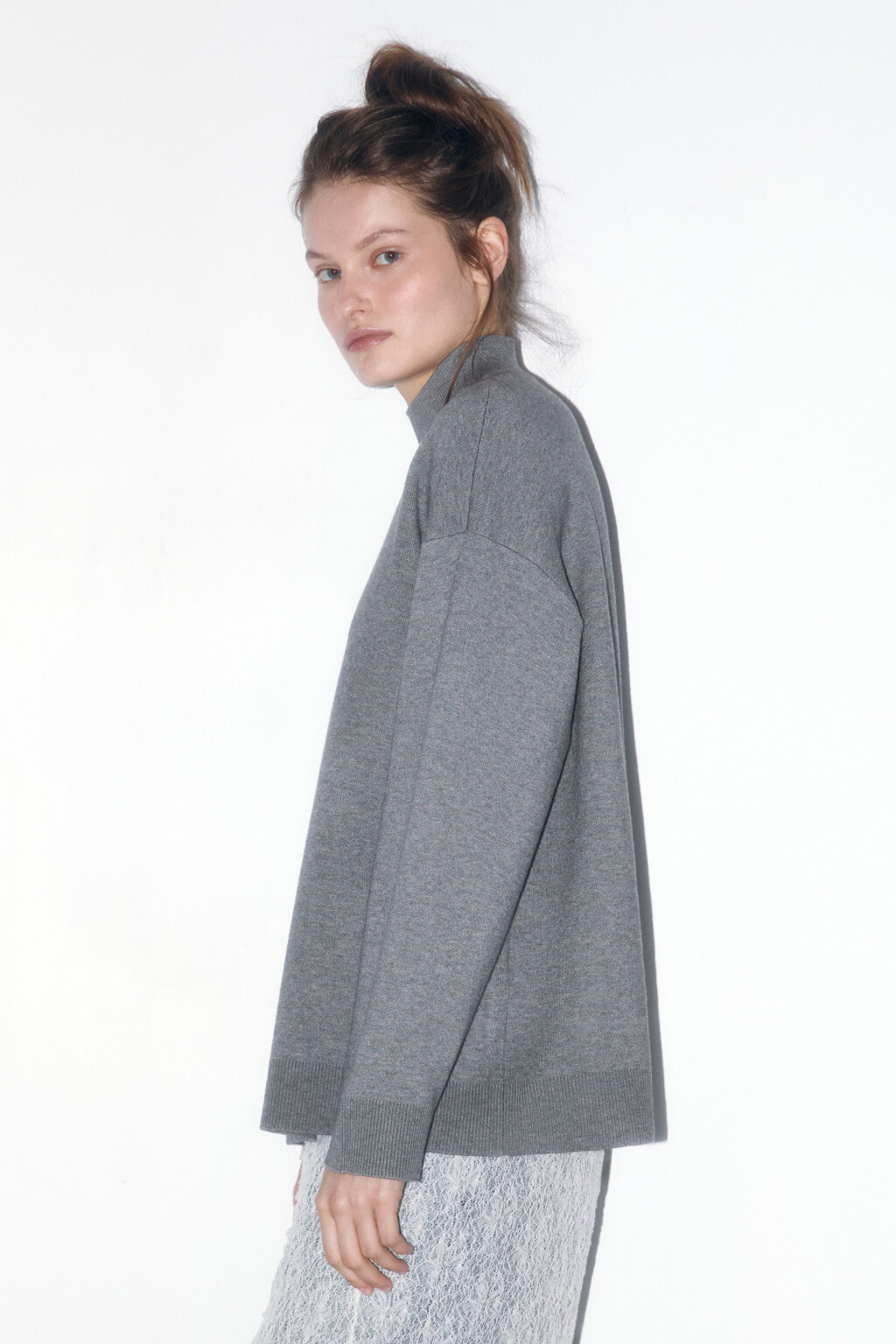 Свитер вязаный вискозный с воротником-стойкой - цвет серый - 3