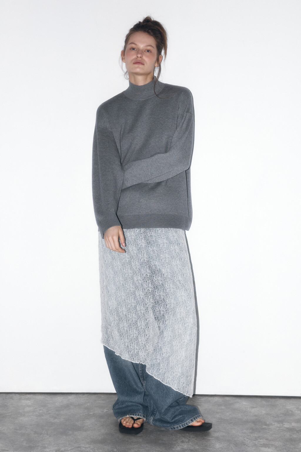 Свитер вязаный вискозный с воротником-стойкой - цвет серый - 5