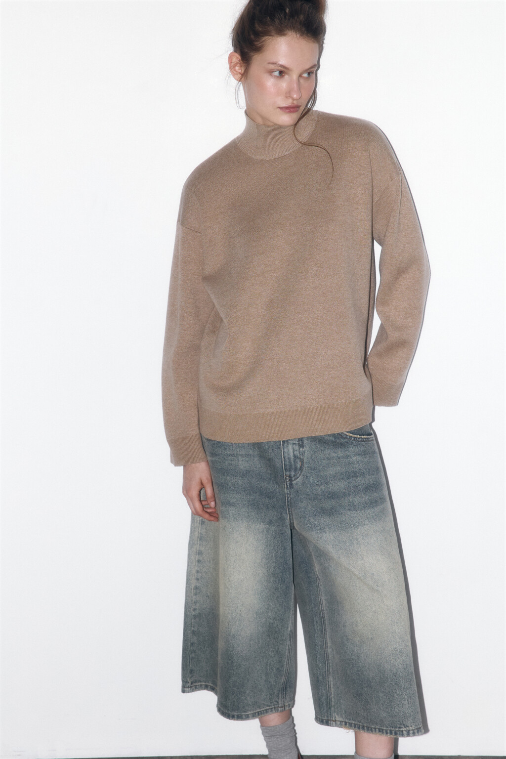 Свитер вязаный вискозный с воротником-стойкой - цвет бежевый - 3