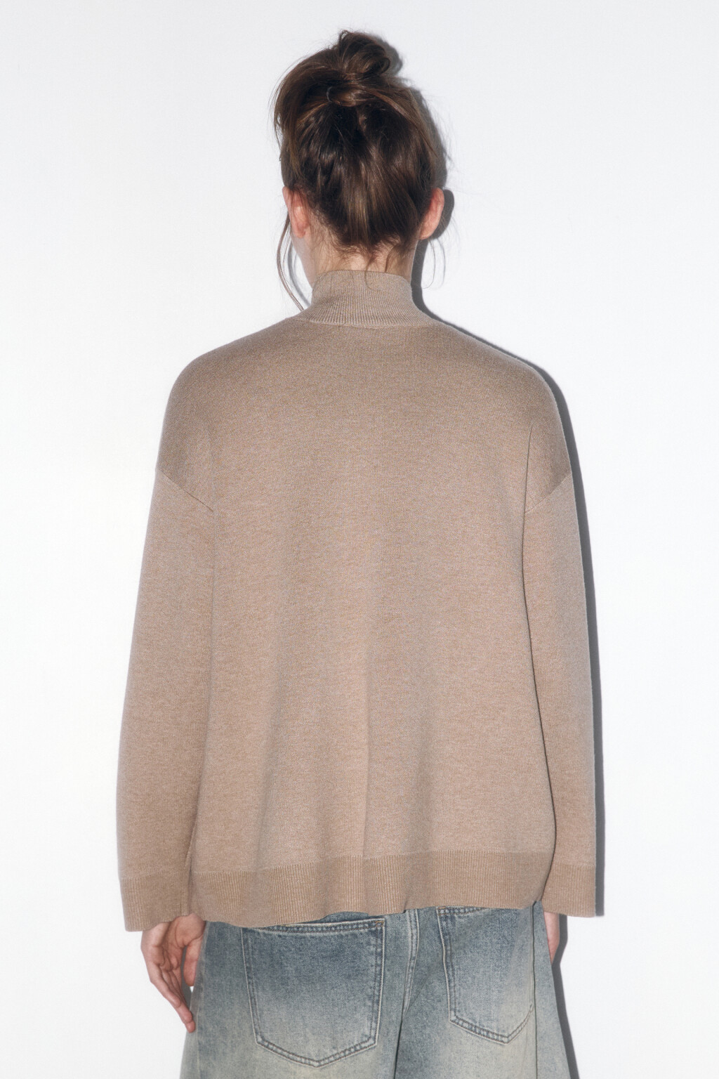 Свитер вязаный вискозный с воротником-стойкой - цвет бежевый - 5