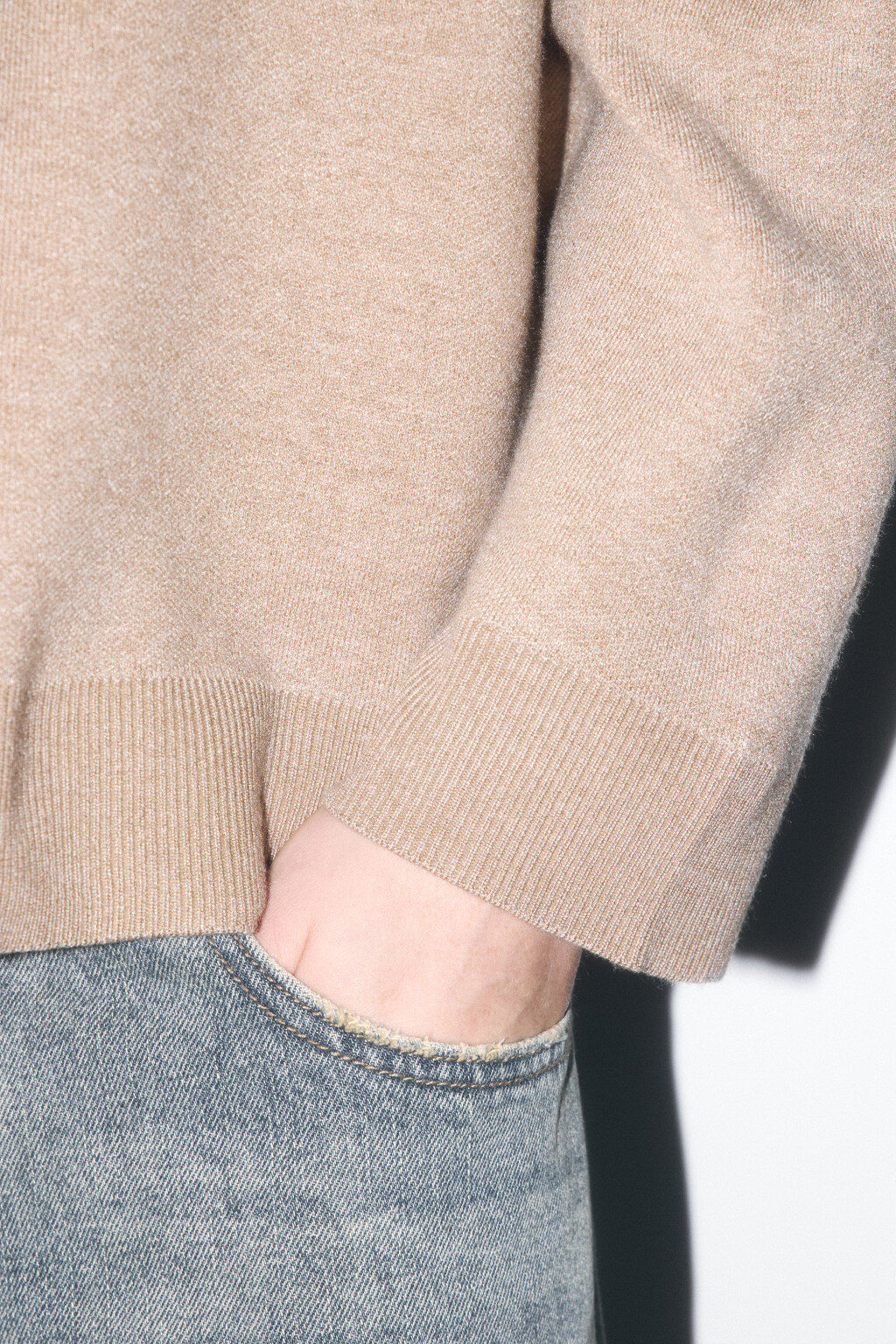 Свитер вязаный вискозный с воротником-стойкой - цвет бежевый - 8