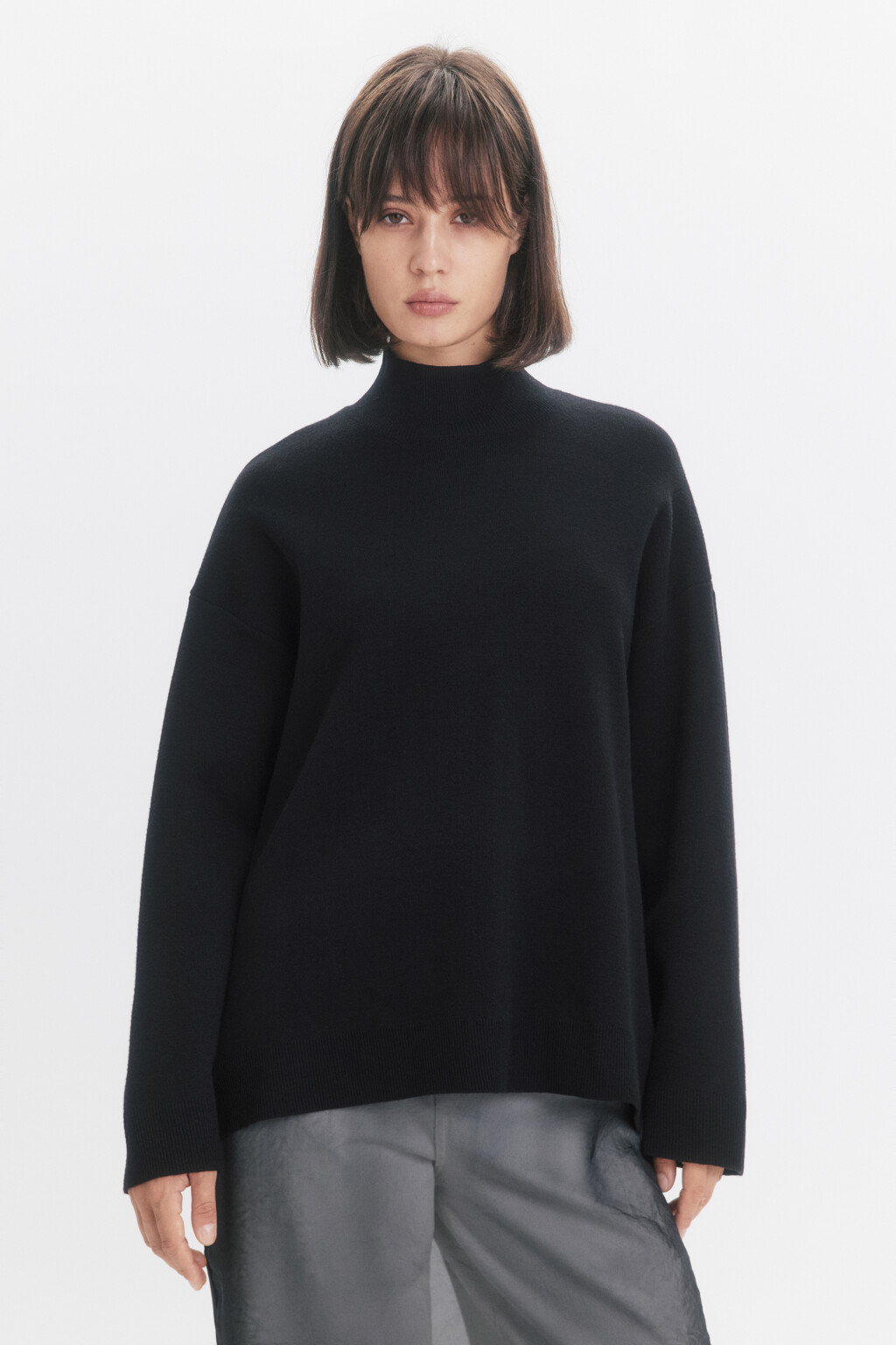 Свитер вязаный вискозный с воротником-стойкой - цвет черный - 2