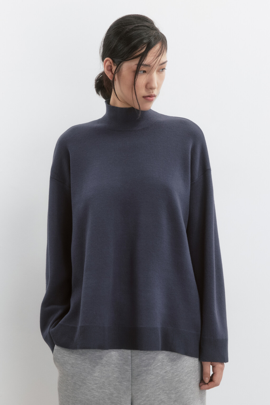Свитер вязаный вискозный с воротником-стойкой - цвет серый - 3