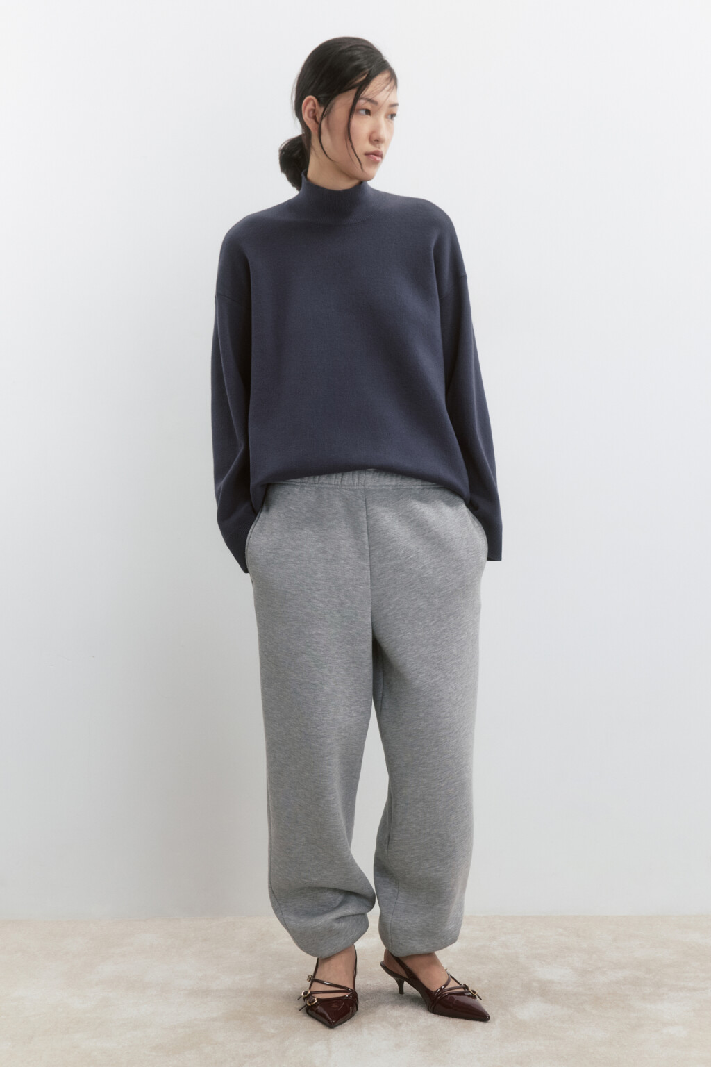 Свитер вязаный вискозный с воротником-стойкой - цвет серый - 6