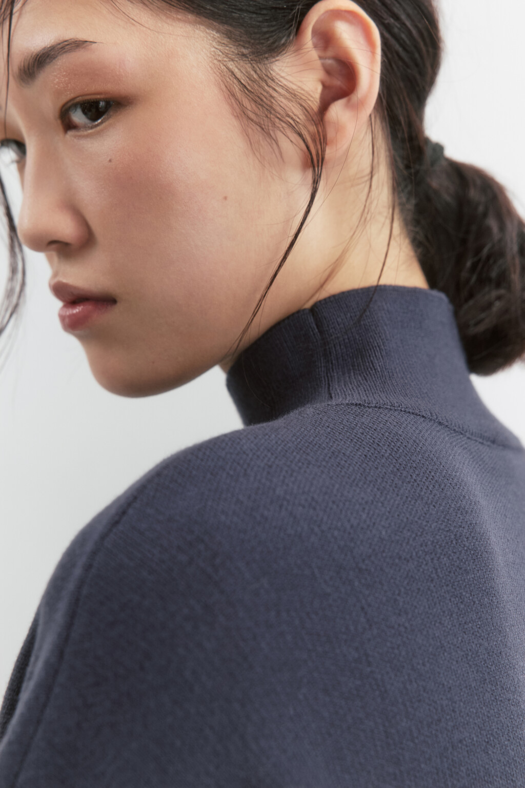 Свитер вязаный вискозный с воротником-стойкой - цвет серый - 7