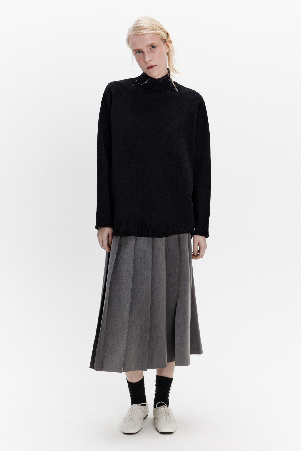 Свитер вискозный с воротником-стойкой - цвет черный - 5