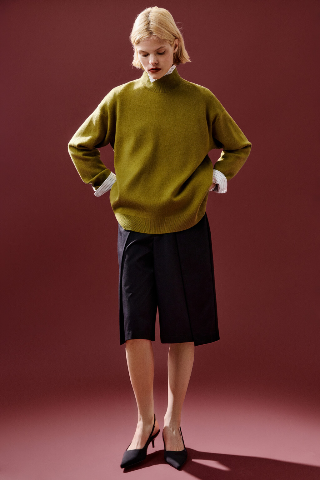 Свитер вискозный с воротником-стойкой - цвет зеленый - 1