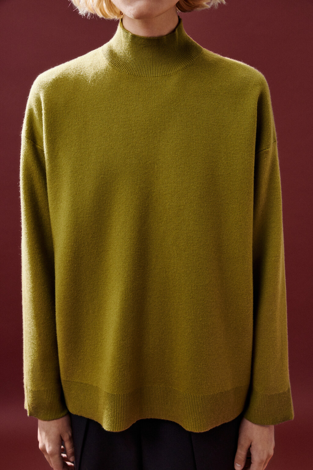 Свитер вискозный с воротником-стойкой - цвет зеленый - 6