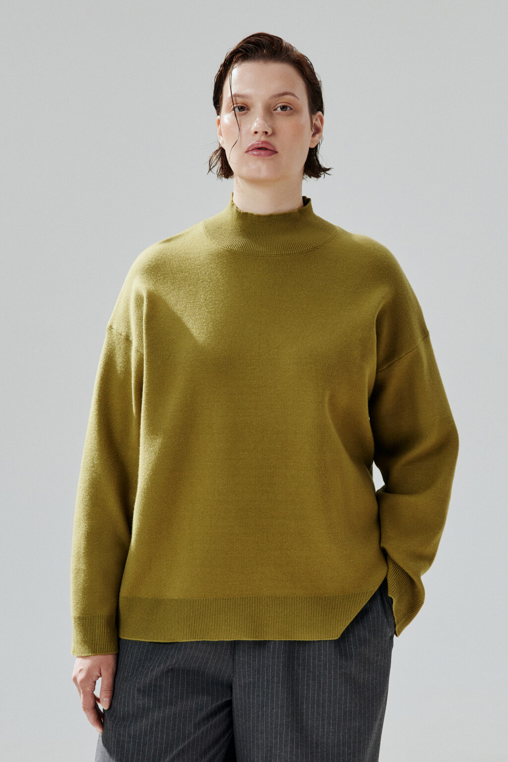 Свитер вискозный с воротником-стойкой - цвет зеленый - 3