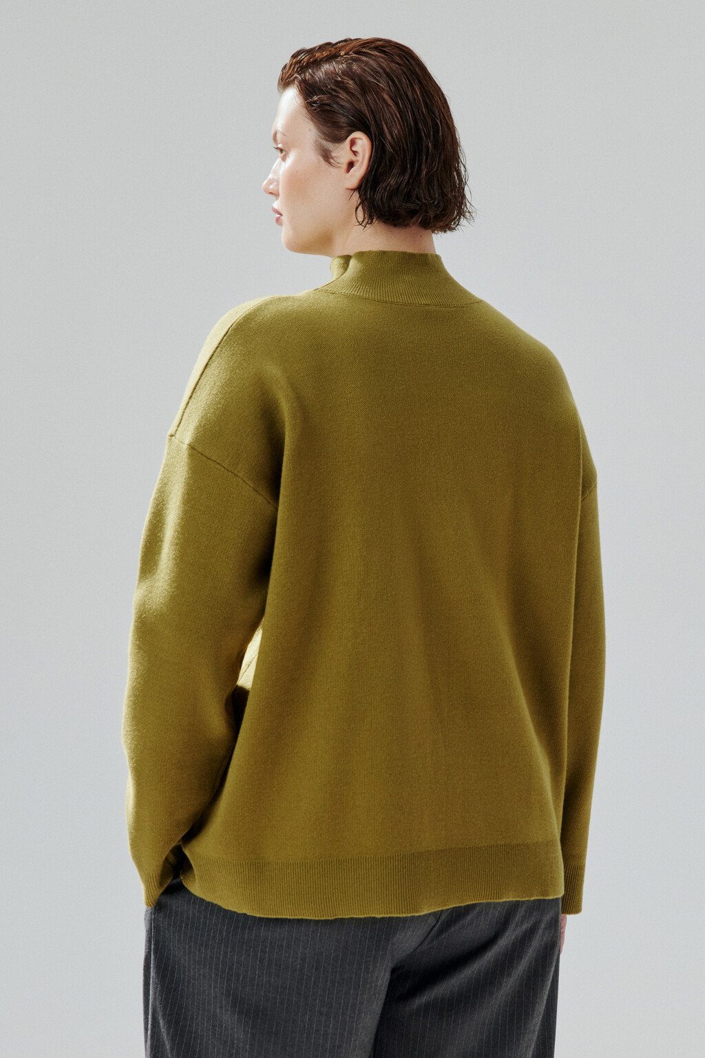 Свитер вискозный с воротником-стойкой - цвет зеленый - 4