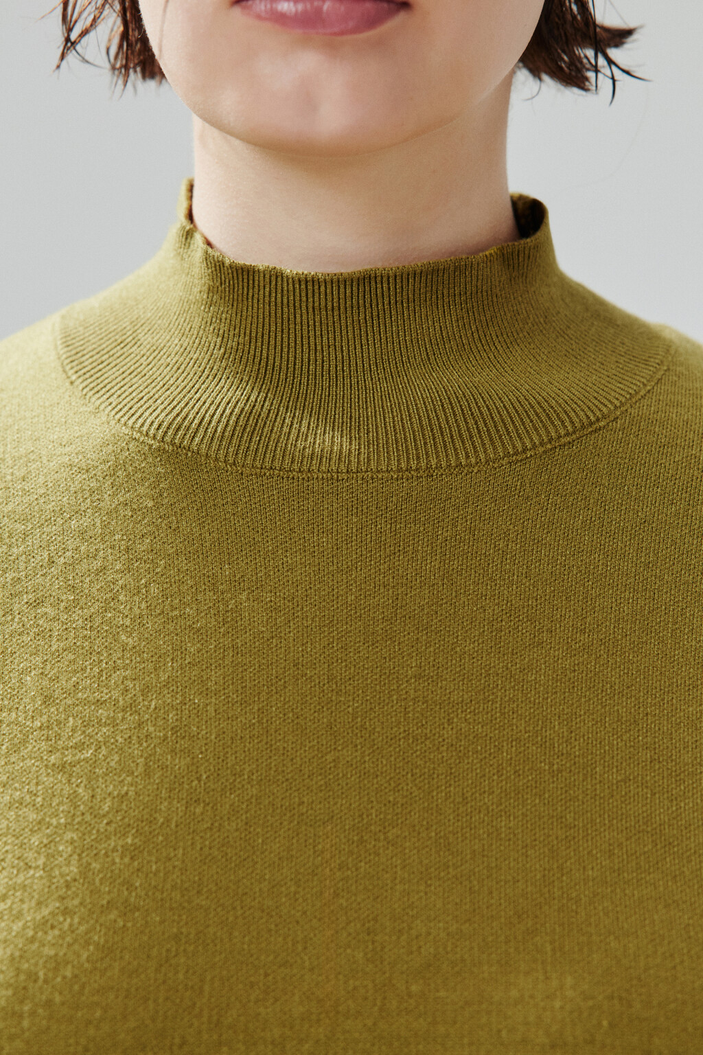 Свитер вискозный с воротником-стойкой - цвет зеленый - 6