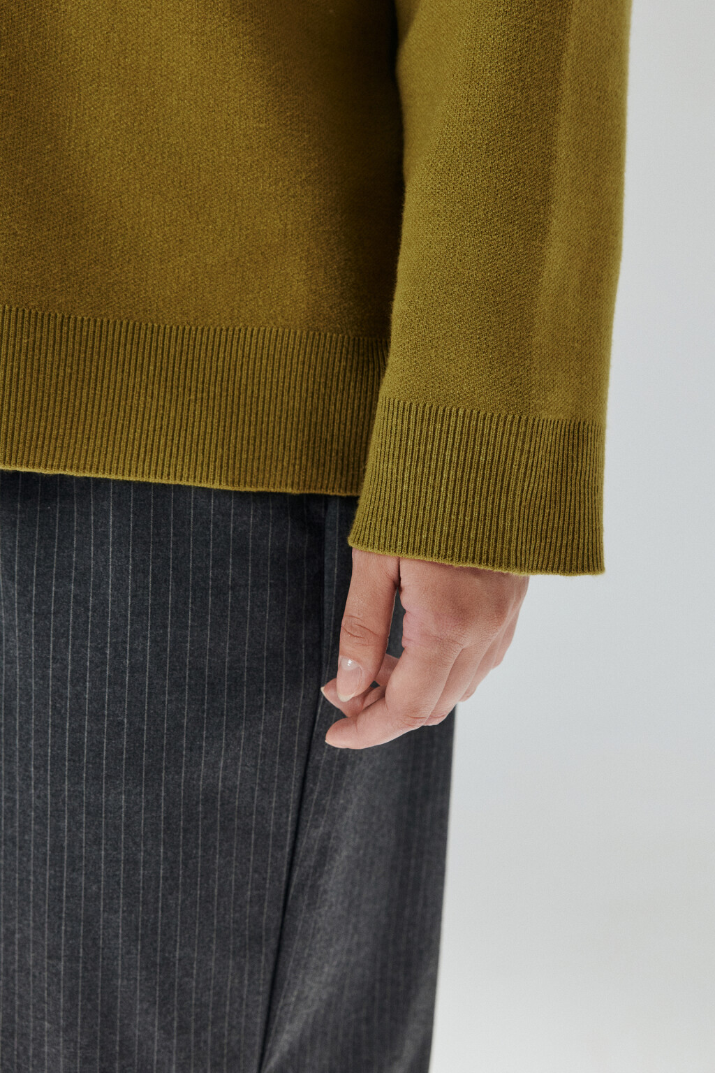 Свитер вискозный с воротником-стойкой - цвет зеленый - 7