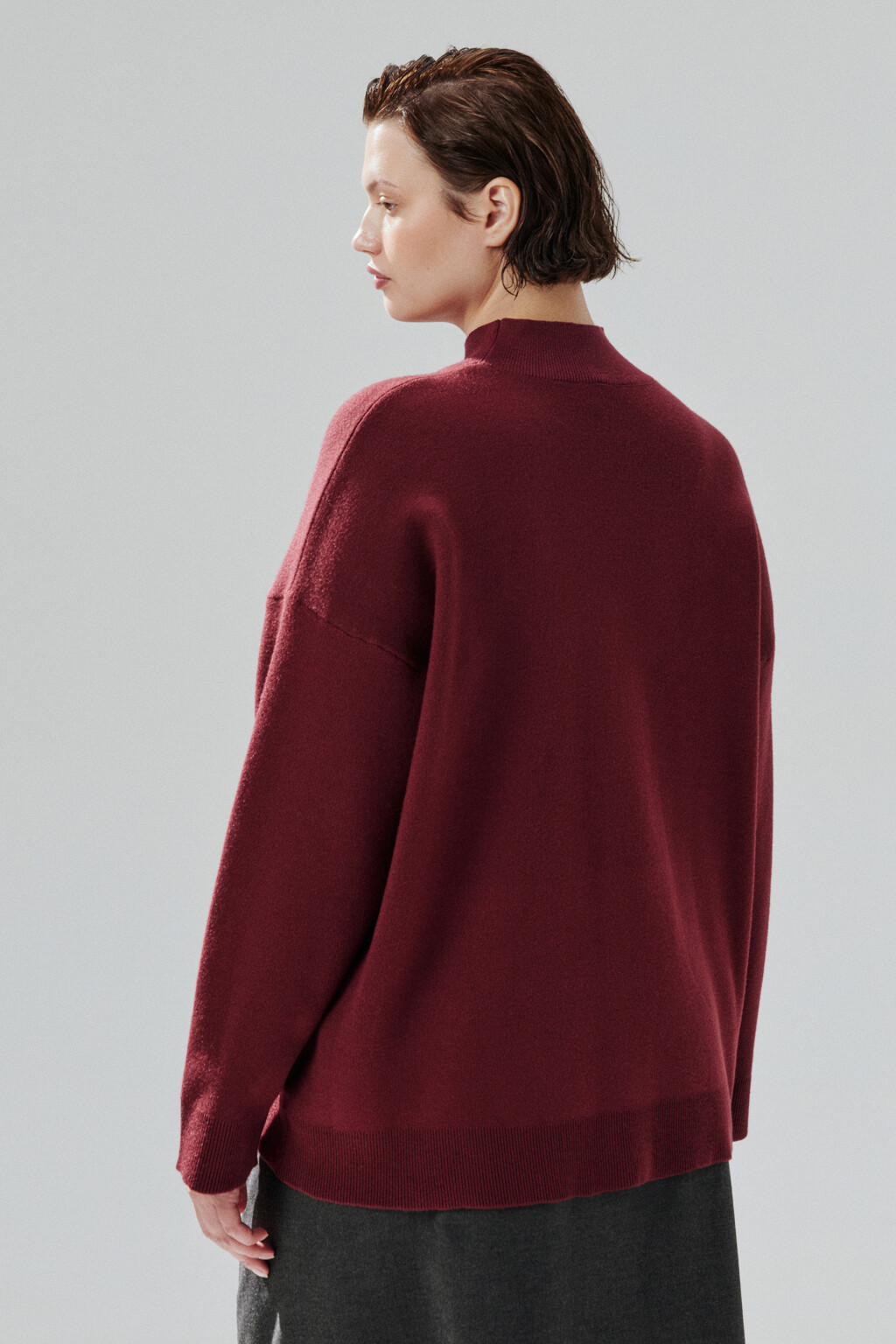 Свитер вискозный с воротником-стойкой - цвет бордовый - 3