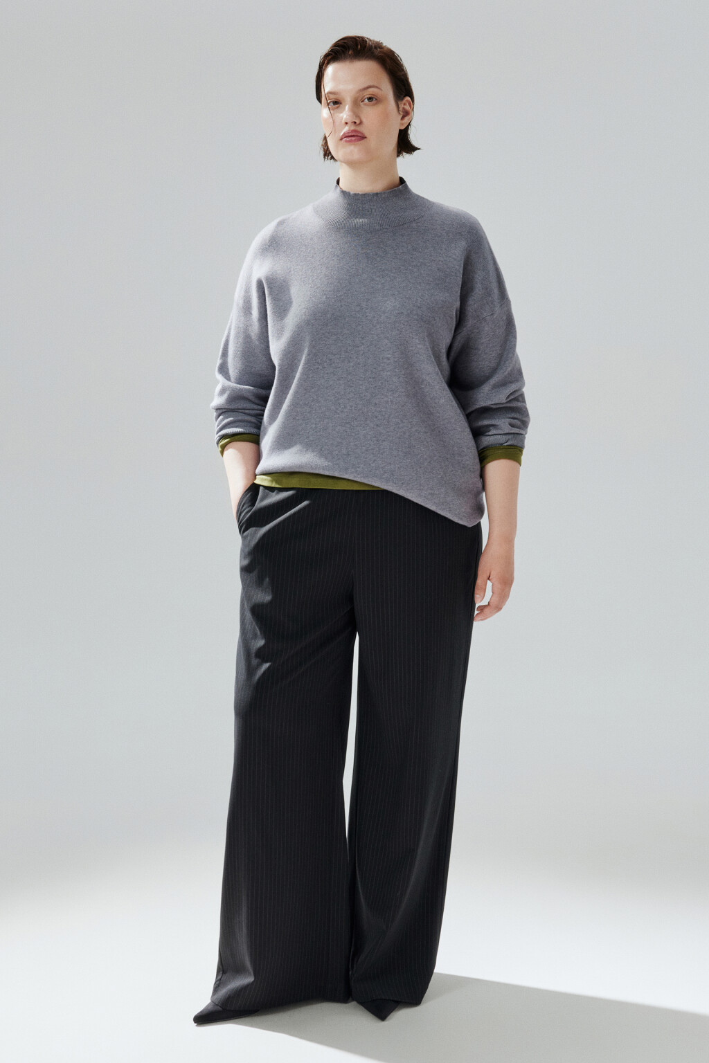Свитер вискозный с воротником-стойкой - цвет серый - 5