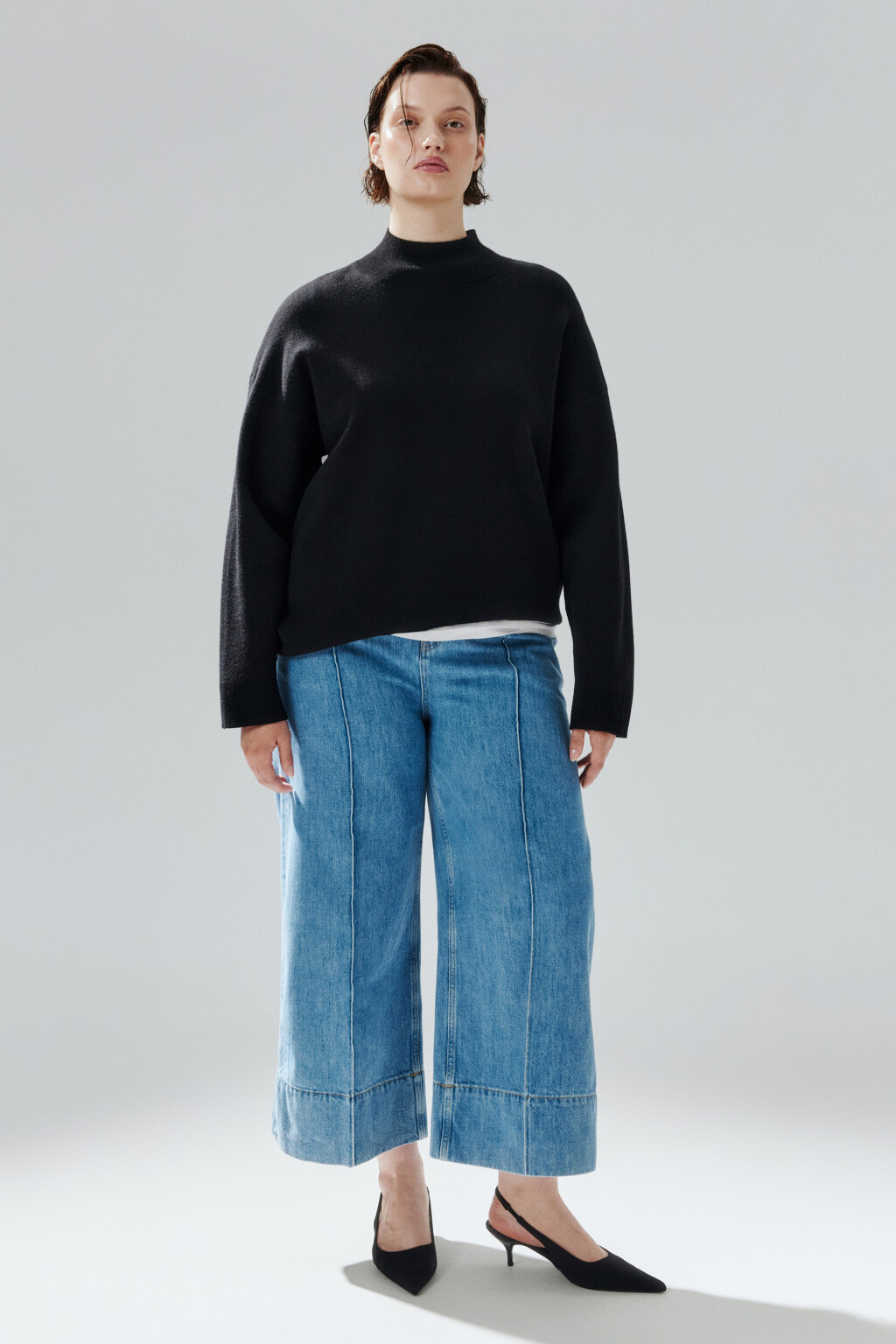 Свитер вискозный с воротником-стойкой - цвет черный - 1