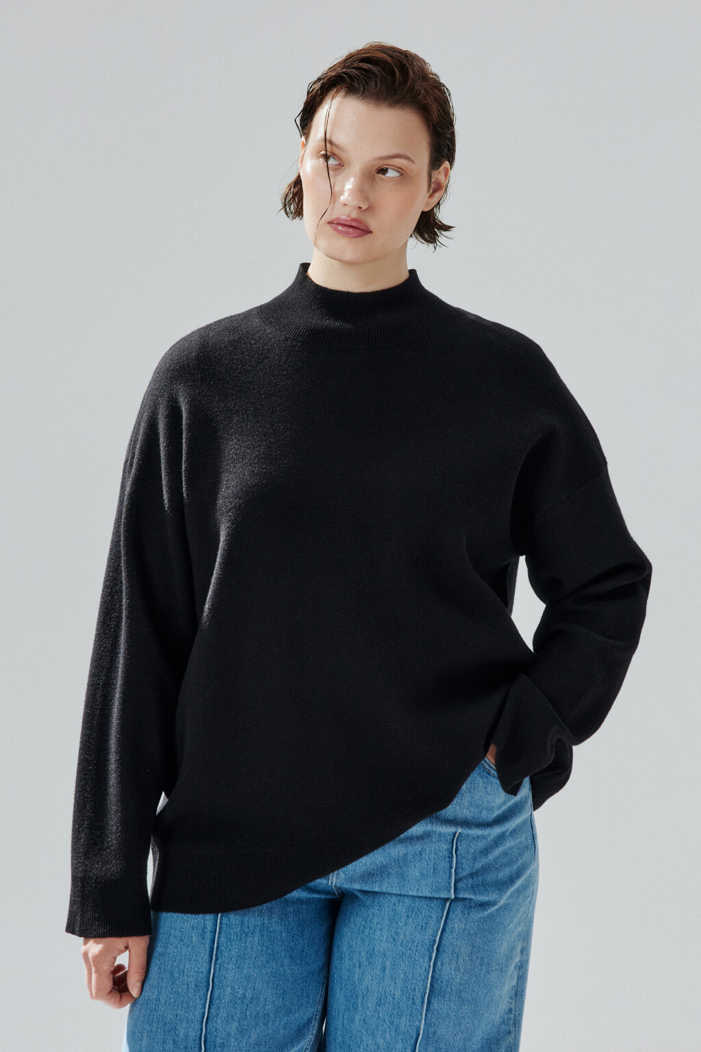 Свитер вискозный с воротником-стойкой - цвет черный - 3