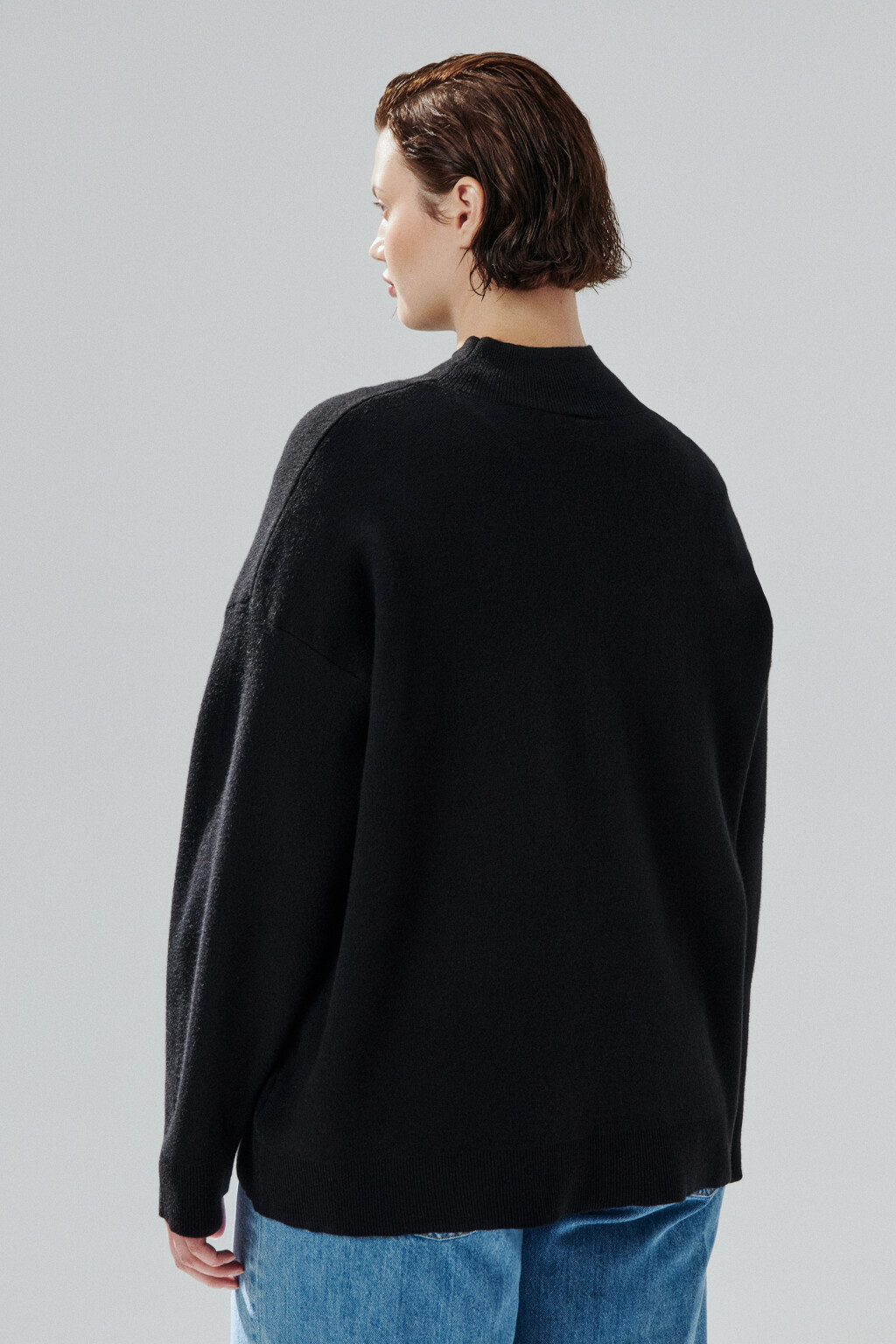 Свитер вискозный с воротником-стойкой - цвет черный - 4