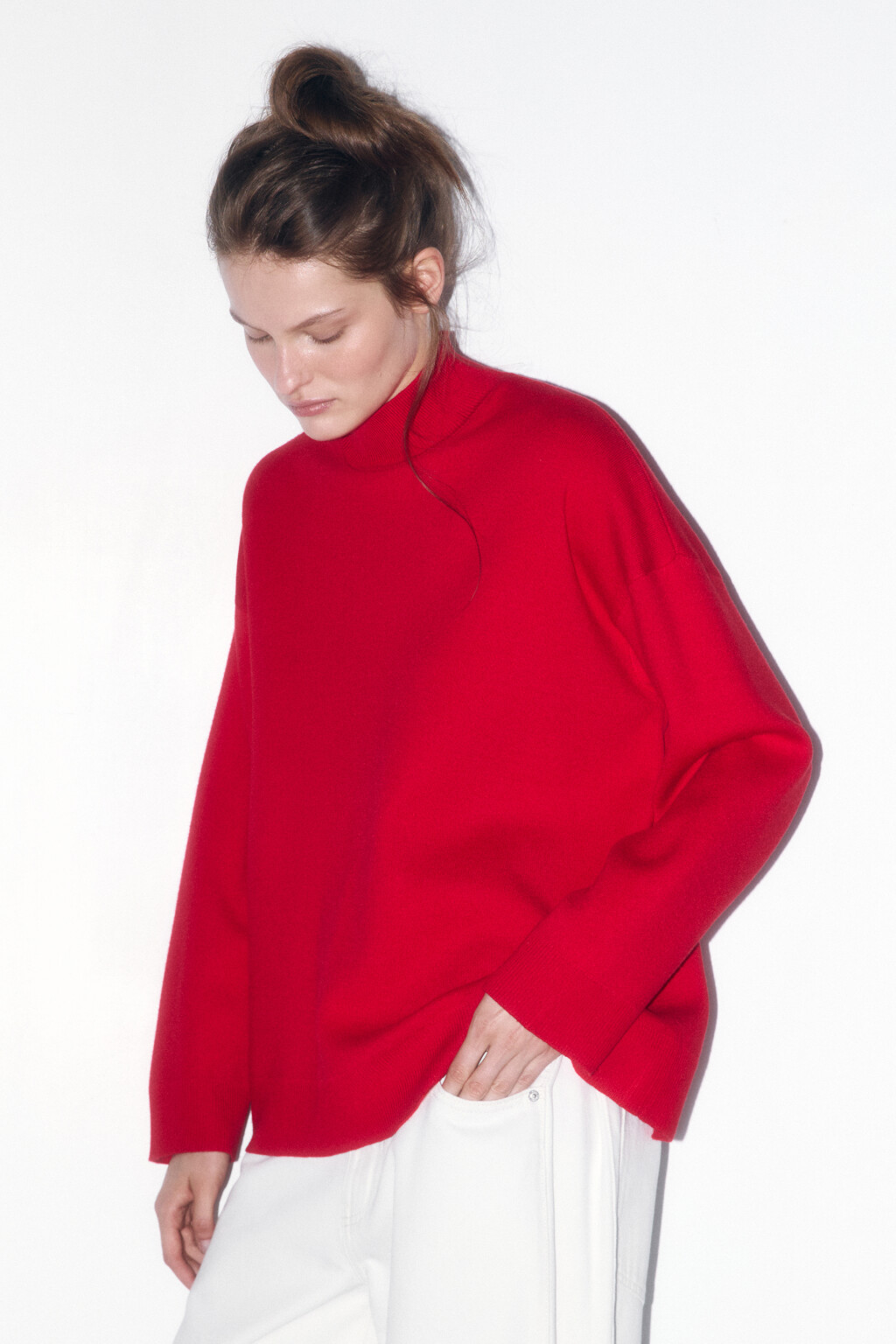 Свитер вязаный вискозный с воротником-стойкой - цвет красный - 3