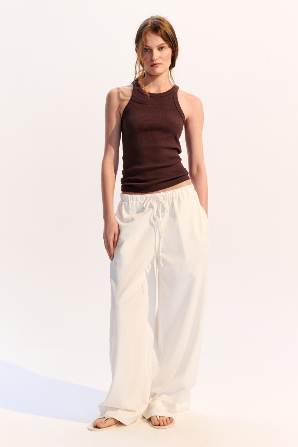 Майка TANKTOP облегающая в рубчик - цвет коричневый - 4