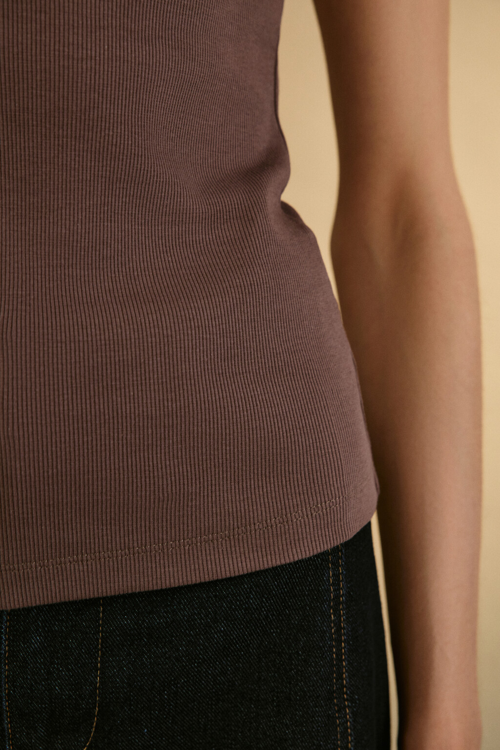 Майка TANKTOP облегающая в рубчик - цвет коричневый - 6