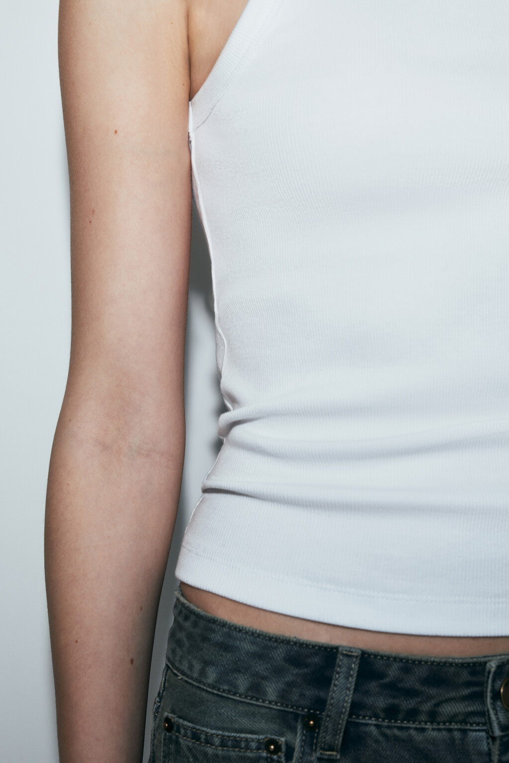 Майка базовая облегающая в рубчик - цвет белый - 14