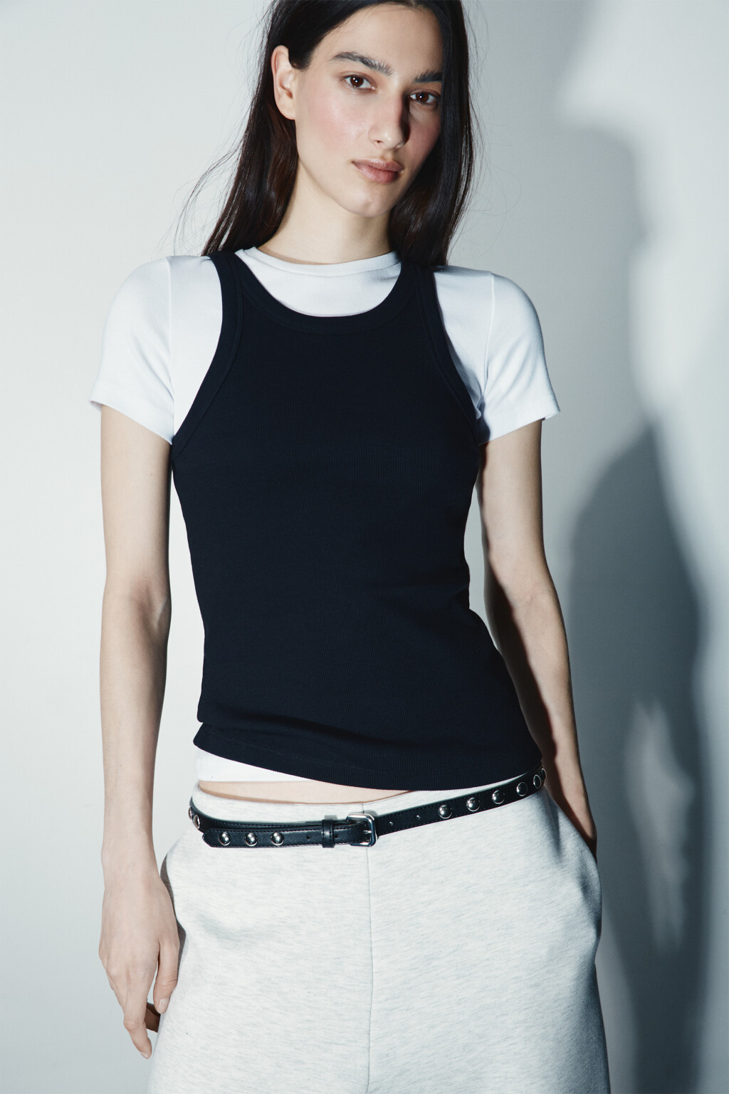 Майка базовая облегающая в рубчик - цвет черный - 2