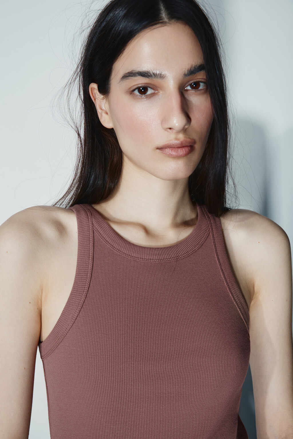 Майка базовая облегающая в рубчик - цвет коричневый - 6